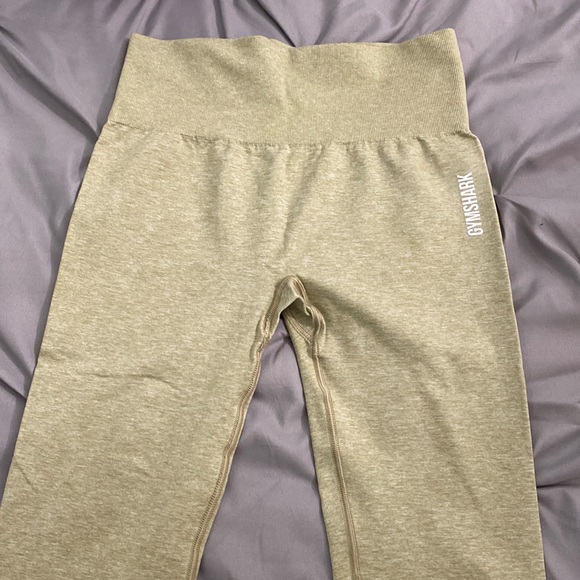 Gymshark Pants - Light greenish/brown gym shark leggings, worn once, size Medium